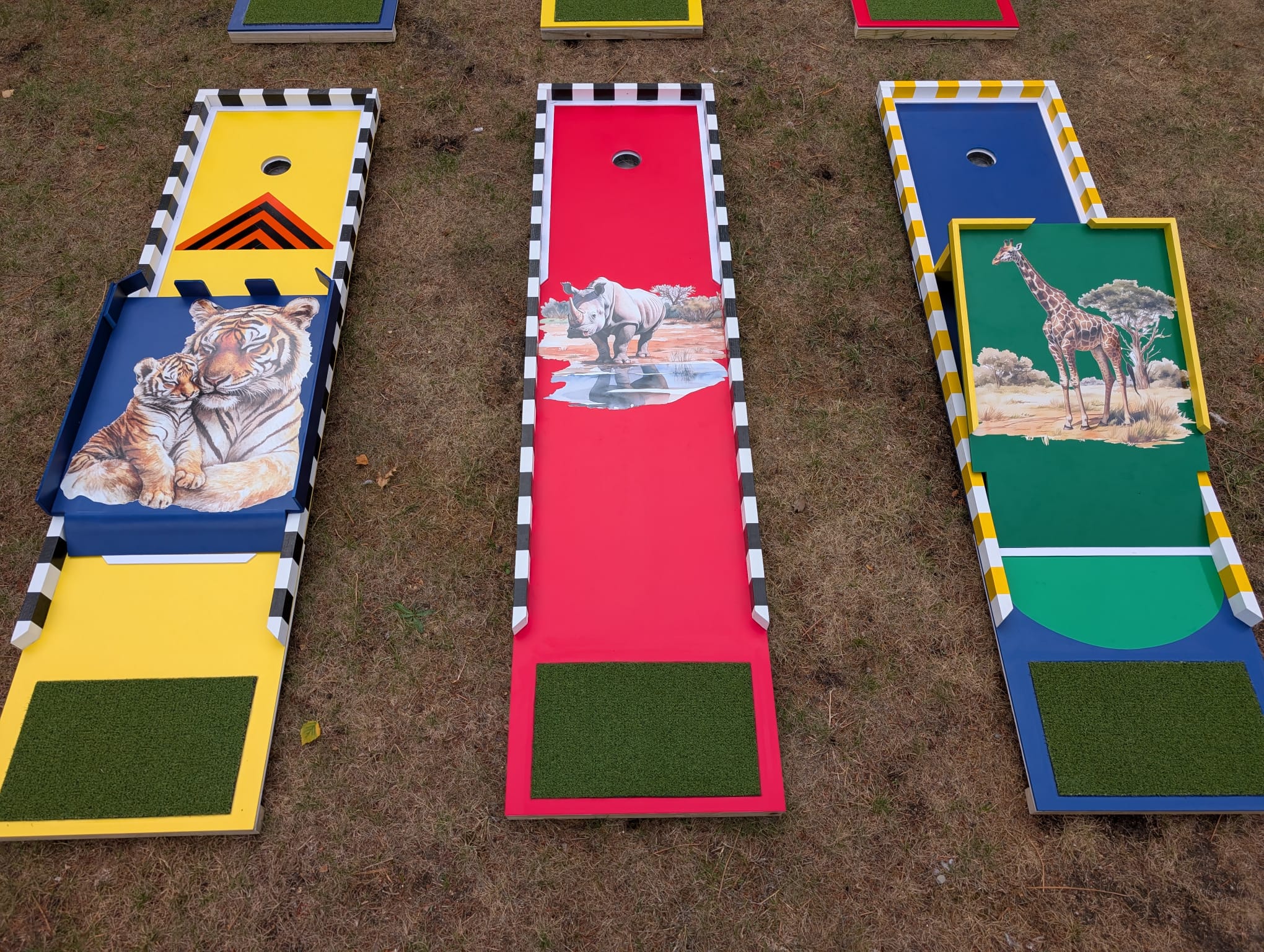 Wildlife Frenzy Crazy Golf Set - Image 3